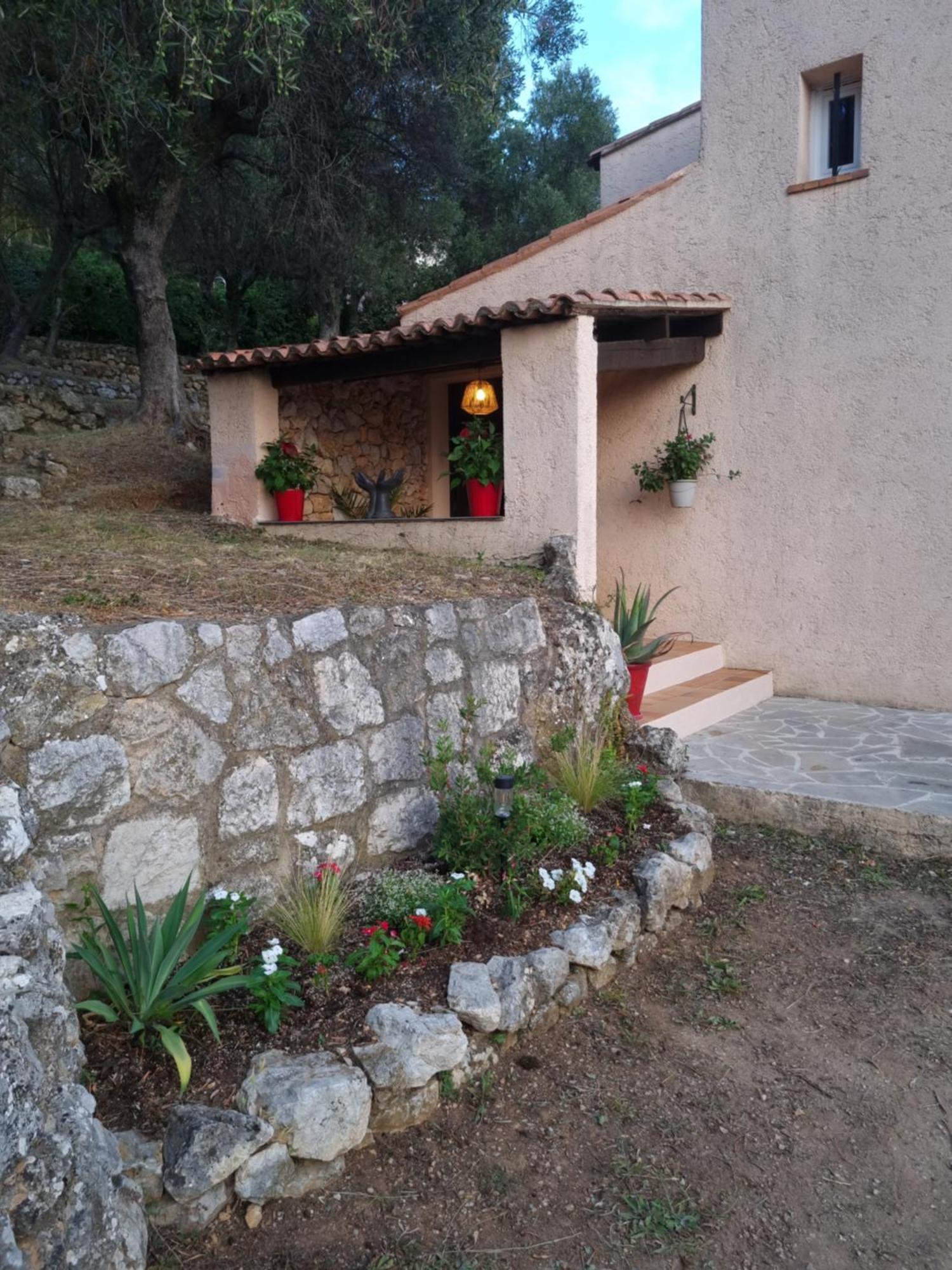 La Melenzanice Castagniers Exterior photo