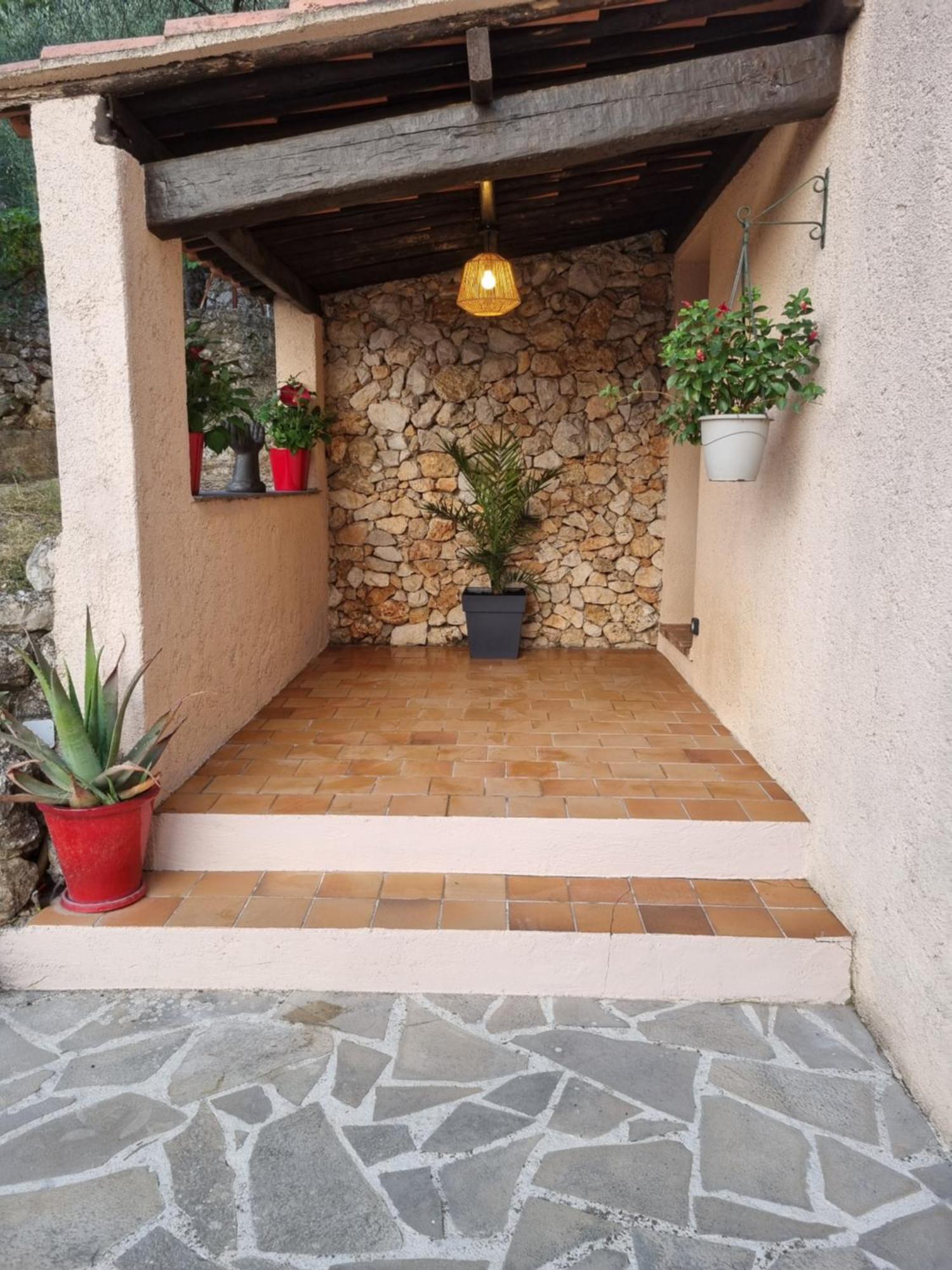 La Melenzanice Castagniers Exterior photo